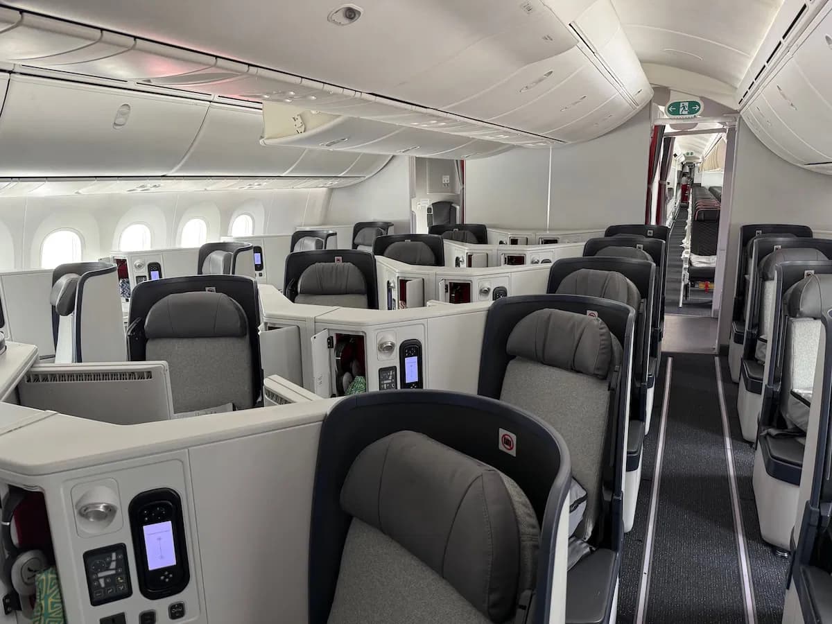 Featured image for Avianca Business Class: What It’s Like and How to Fly for Less